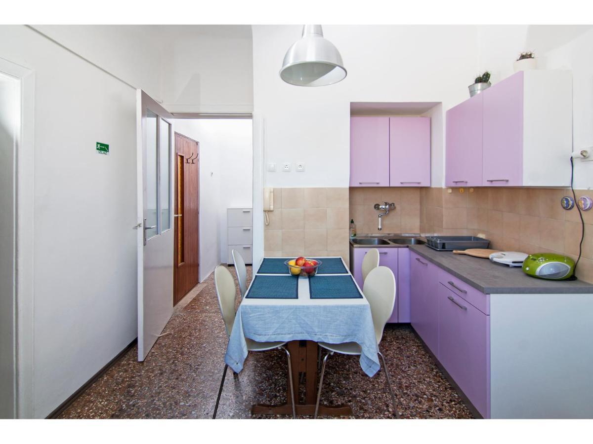 Apartment In Centre With Huge Terace พูลา ภายนอก รูปภาพ