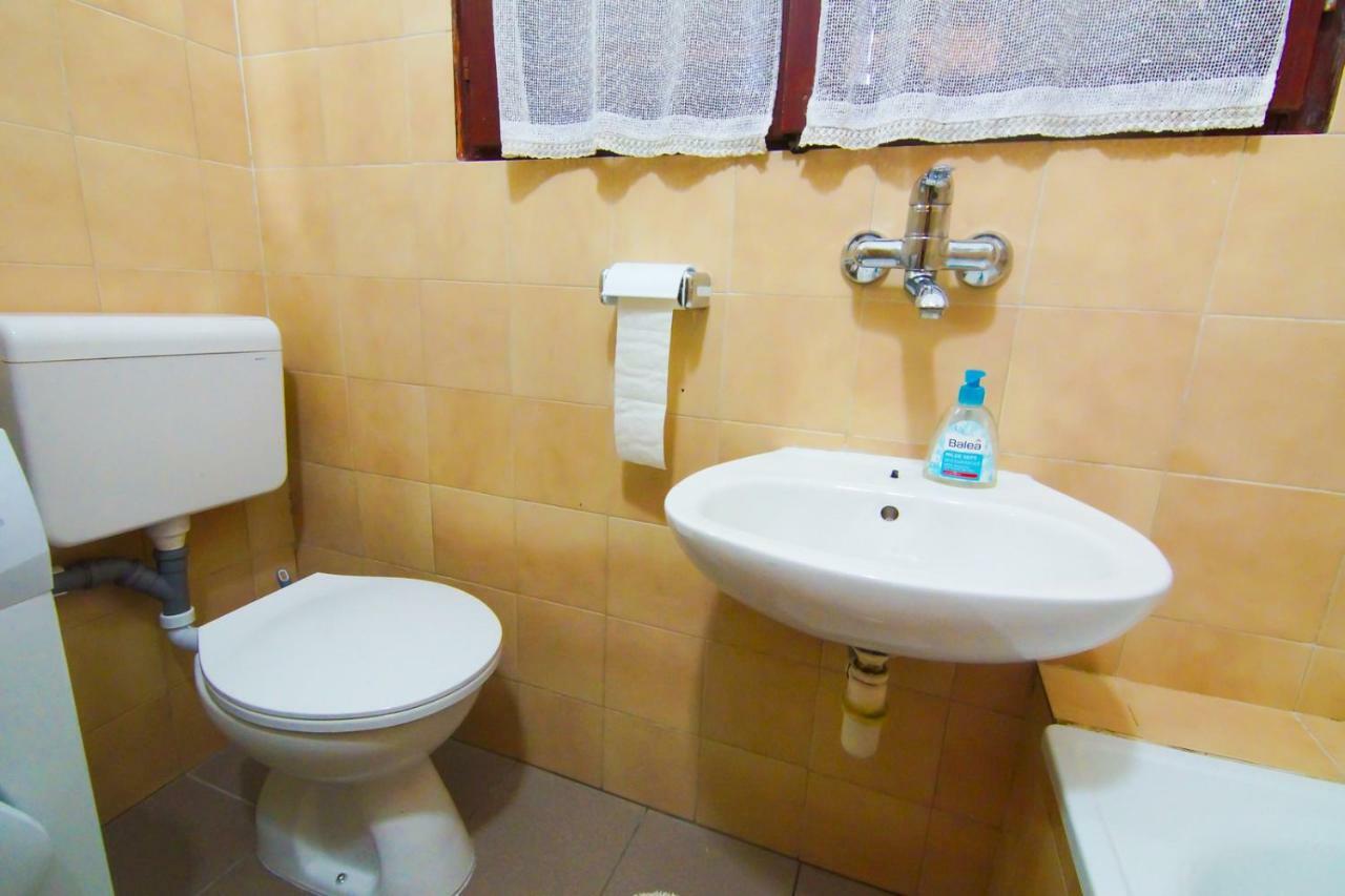 Apartment In Centre With Huge Terace พูลา ภายนอก รูปภาพ