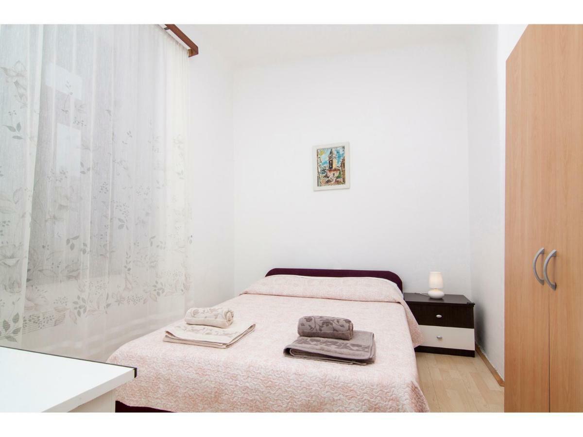 Apartment In Centre With Huge Terace พูลา ภายนอก รูปภาพ